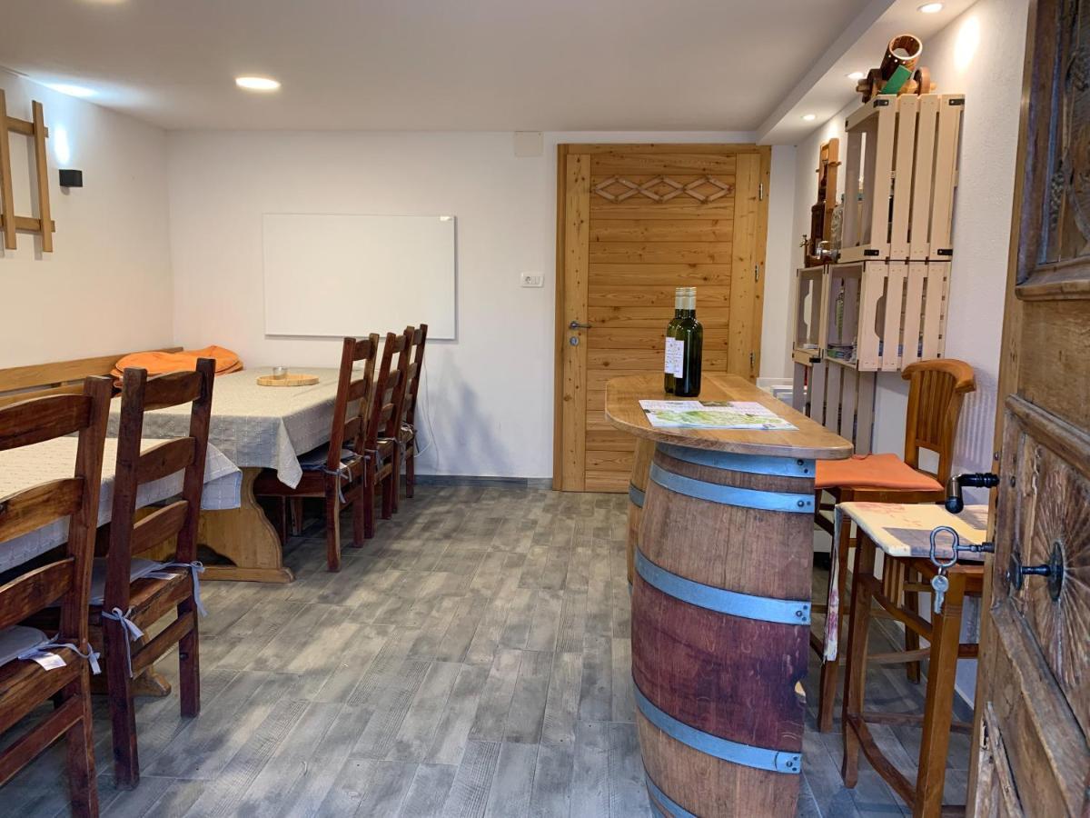 Holiday House Zlacka Gorca Pristava pri Mestinju Ngoại thất bức ảnh